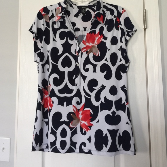 Alfani XL navy blue & white top