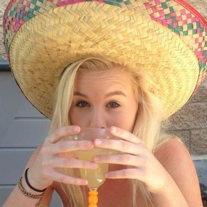 Meet your Posher, Carrie