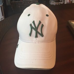 Women's Yankee hat