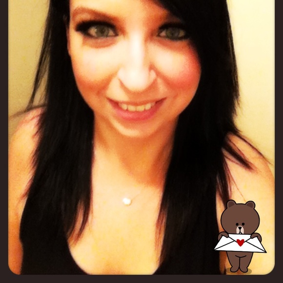 Meet your Posher, Cecilia - Picture 2 of 2