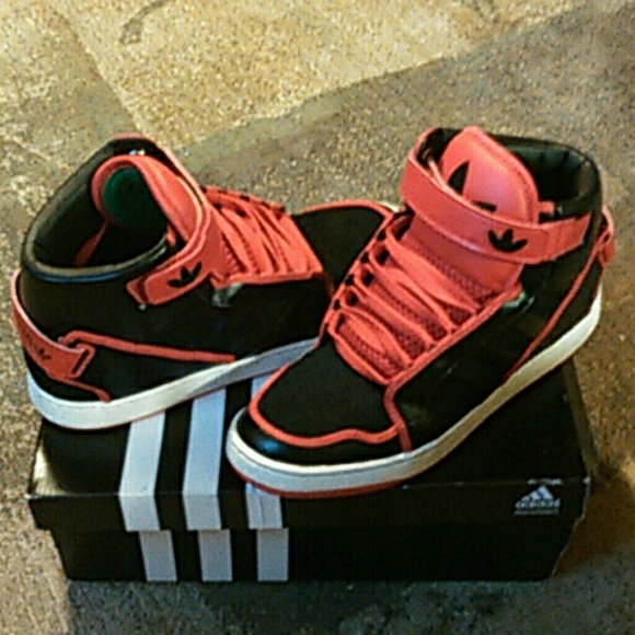 Men's shoes only worn twice