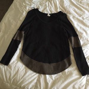 Long sleeve cotton sweater/blouse