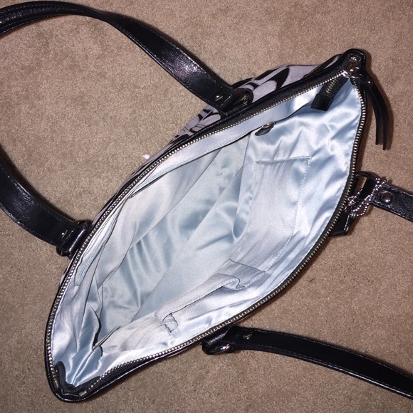 Authentic coach bag. - Picture 3 of 4