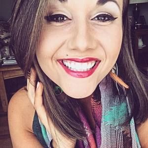 Meet your Posher, Angie