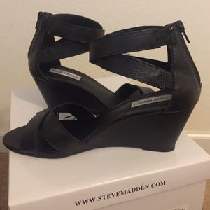 Steve Madden Black Bane Sandal