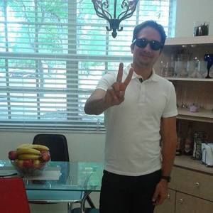 Meet your Posher, Karel eugenio