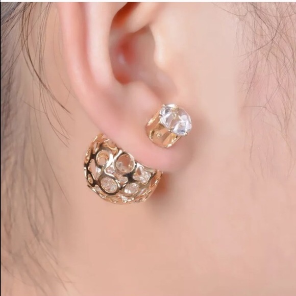 Quinn-Tessential Designs Jewelry - 🆕Goldtone Double Ear Bobs