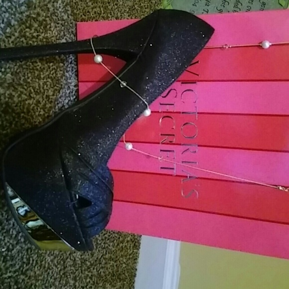 👠 HEEL - Picture 2 of 4
