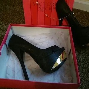 qupid black heels
