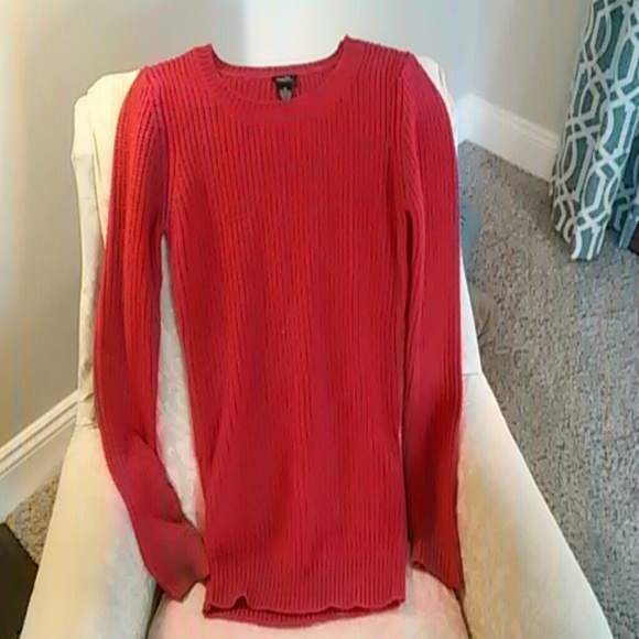 SOLD—-Red sweater tunic - Picture 1 of 3