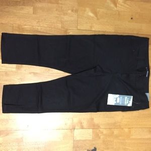 Black capri