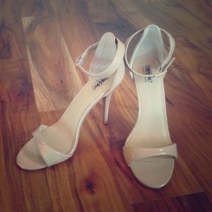 Mossimo Nude Heels