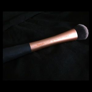 Real Techniques Expert Face Brush!
