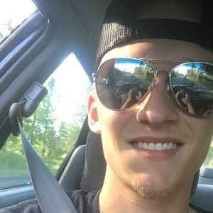 Meet your Posher, Elliott