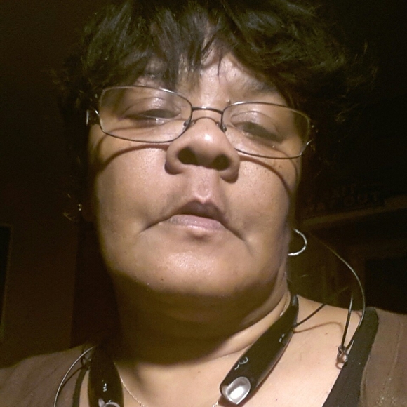 Meet your Posher, Cornelia