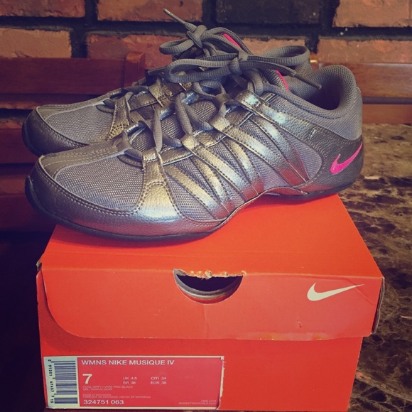 Nike Musique IV