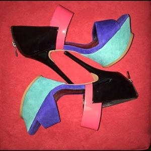 LAST CALL Jessica Simpson platform heels size 7.5