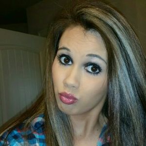 Meet your Posher, Aneisa