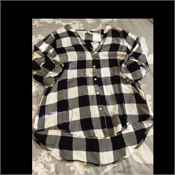 Last one🍁New🍁Plaid shirt🍁 - Picture 3 of 4