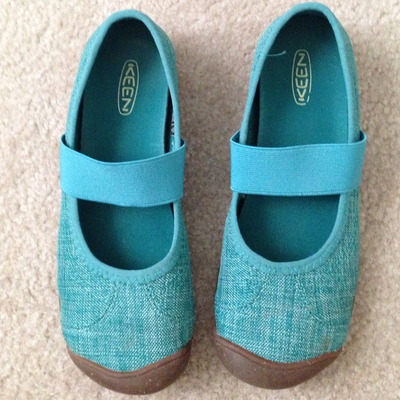 Keen slip on shoes size 5