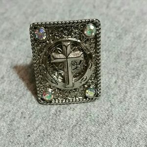 Large Cross Ring