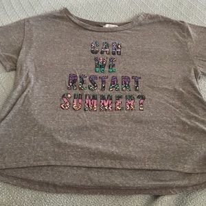 Crop t shirt. Size L