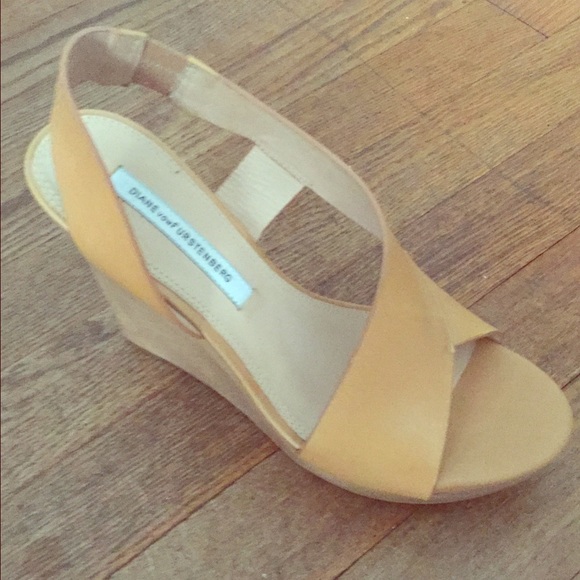 Diane von Furstenberg Tan Wedges size 6.5