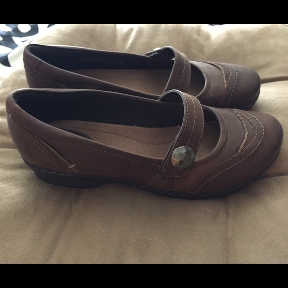 New brown Clarks