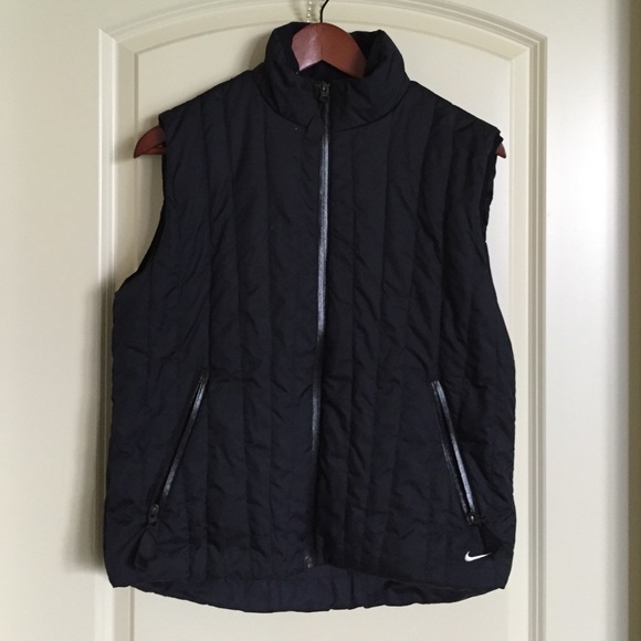 Nike Outerwear - Nike Puffer Vest