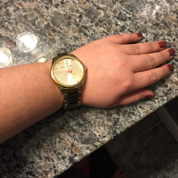 Watch - Picture 2 of 3