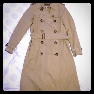Price drop Authentic Burberry Trench w/ lining