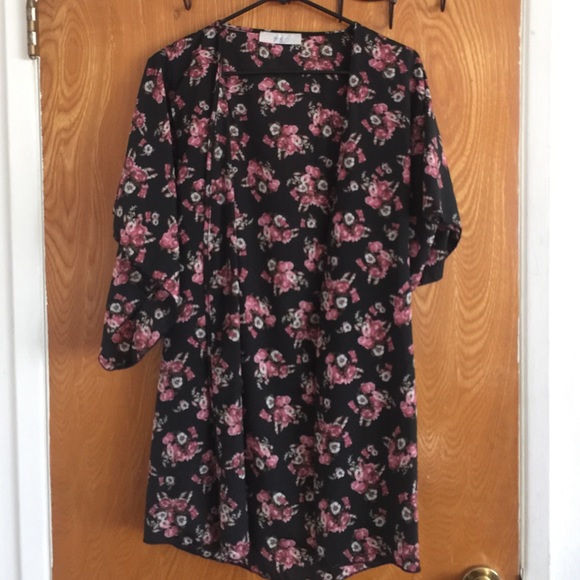 Floral flowing kimono - Picture 1 of 3