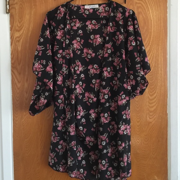 Floral flowing kimono - Picture 3 of 3