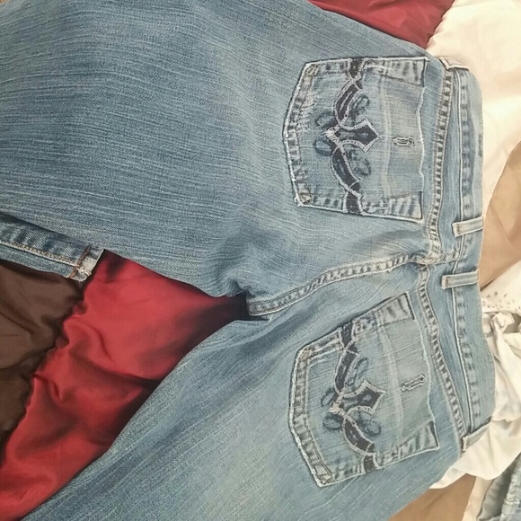 PRICE DROP!! Lucky Jeans 6/28 - Picture 2 of 2