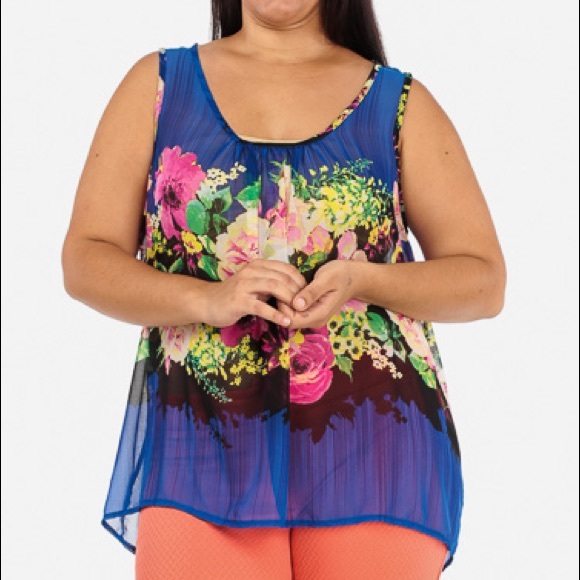 Plus size flor chiffon top - Picture 2 of 4