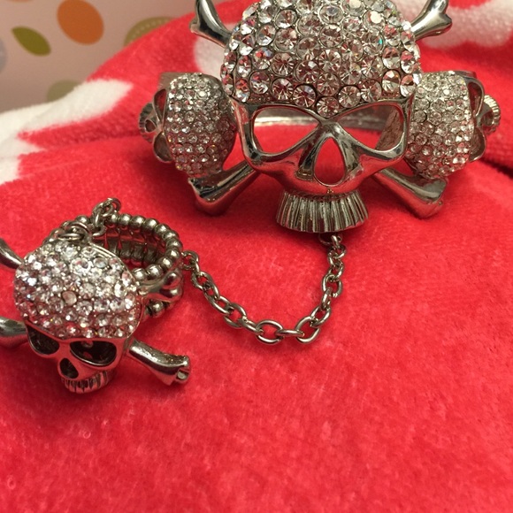 💋 Bracelet & Rings🎄 - Picture 2 of 2