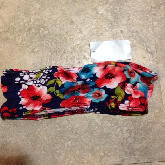 Delia's XS Bandeau floral print!