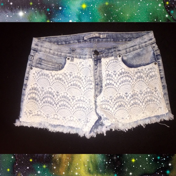 Festival lace shorts