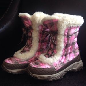 Snow boots