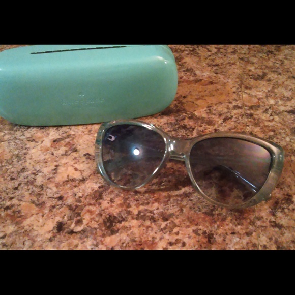 Kate Spade Blue Sunglases with case - Picture 2 of 3