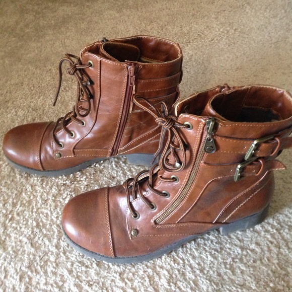 Short boots