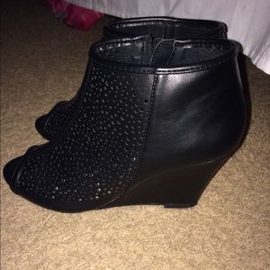 Peep toe wedges