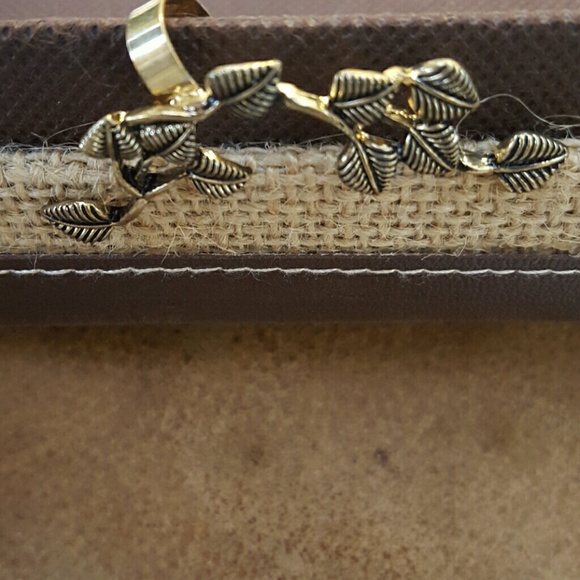 Leaves cuff