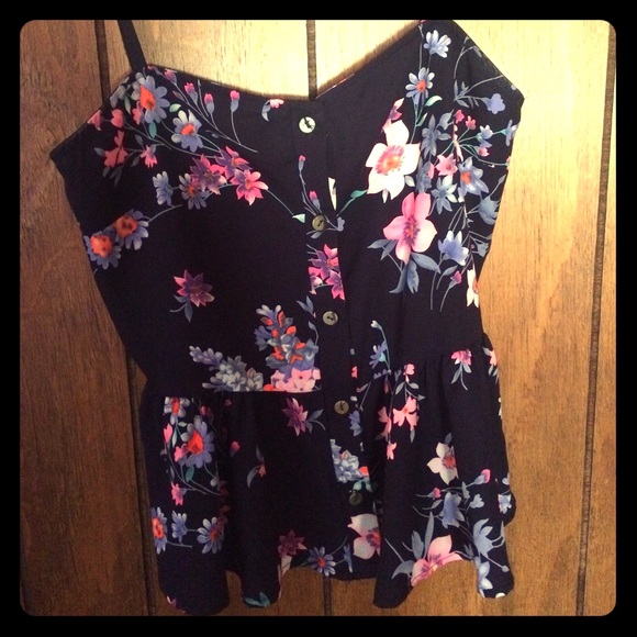 Tank top - Picture 1 of 1