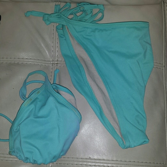 Swimsuits - Picture 4 of 4
