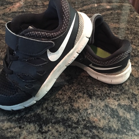 Nike Free black kids--9 boys