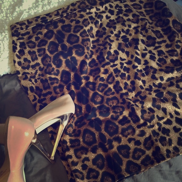 Cheetah print pencil skirt