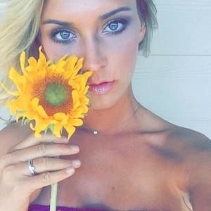 Meet your Posher, Kara