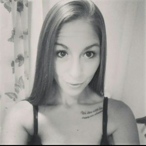 Meet your Posher, Kayla