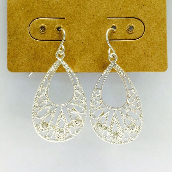✨Brand New!!! Cute Teardrop Earrings